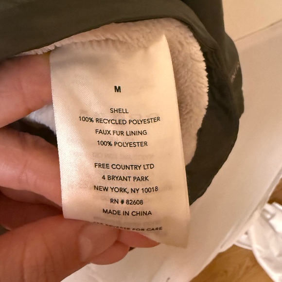 Free Country Hooded Parka with a Faux Fur Lining | Size M - Picture 5 of 9